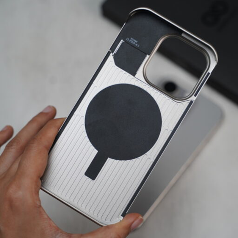 Genuine Vegan Leather Phone Case With Titanium Frame pipi